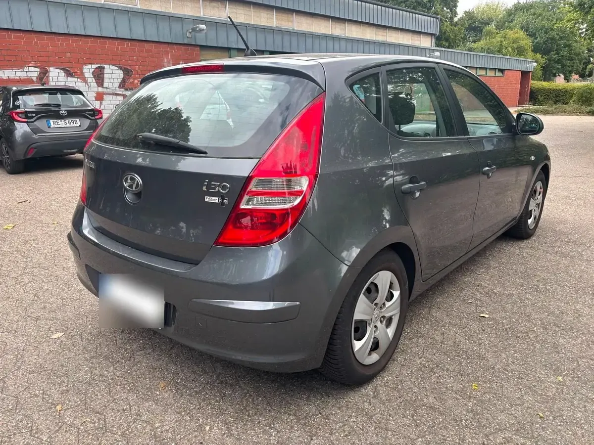 Gebraucht Hyundai i30 100 PS (73 kW) 2009 Limousine