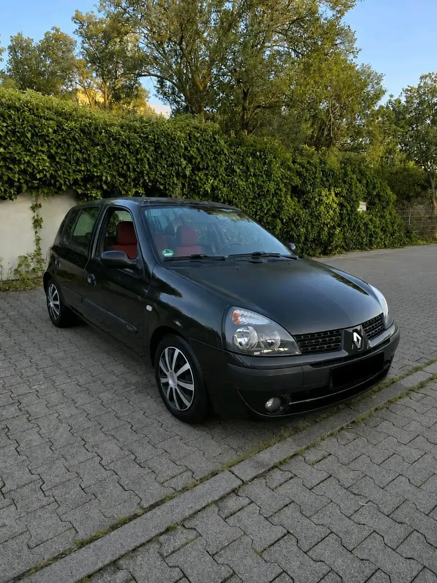 Gebraucht Renault Clio II 75 PS (55 kW) 2003 Schwarz Kleinwagen
