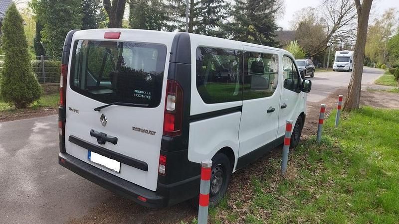 Gebraucht Renault Trafic 125 PS (91 kW) 2017 Weiß Van / Kleinbus
