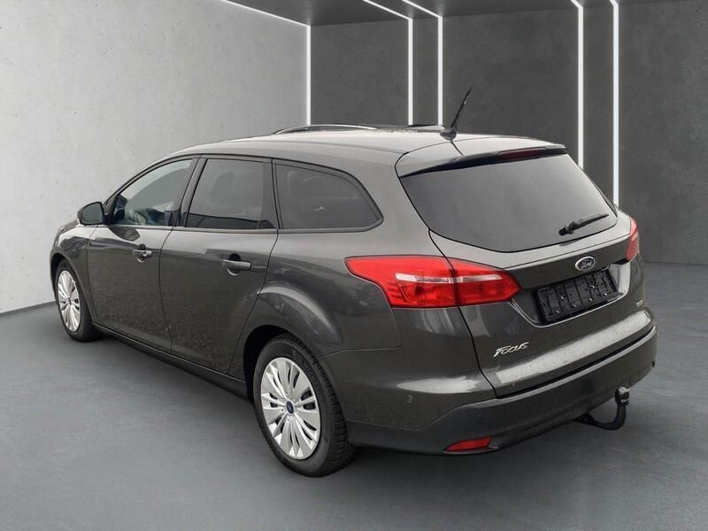 Gebraucht Ford Focus Business Edition 125 PS (91 kW) 2017 Grau Kombi