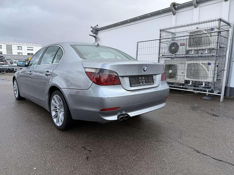 Gebraucht BMW 525 177 PS (130 kW) 2004 Grau Limousine
