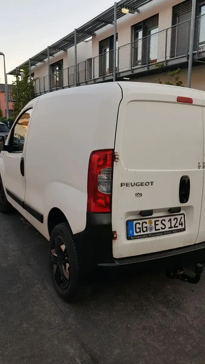 Gebraucht Peugeot Bipper 75 PS (55 kW) 2011 Weiß Van / Kleinbus