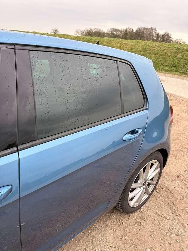 Gebraucht VW Golf VII Highline 122 PS (89 kW) 2013 Blau Limousine