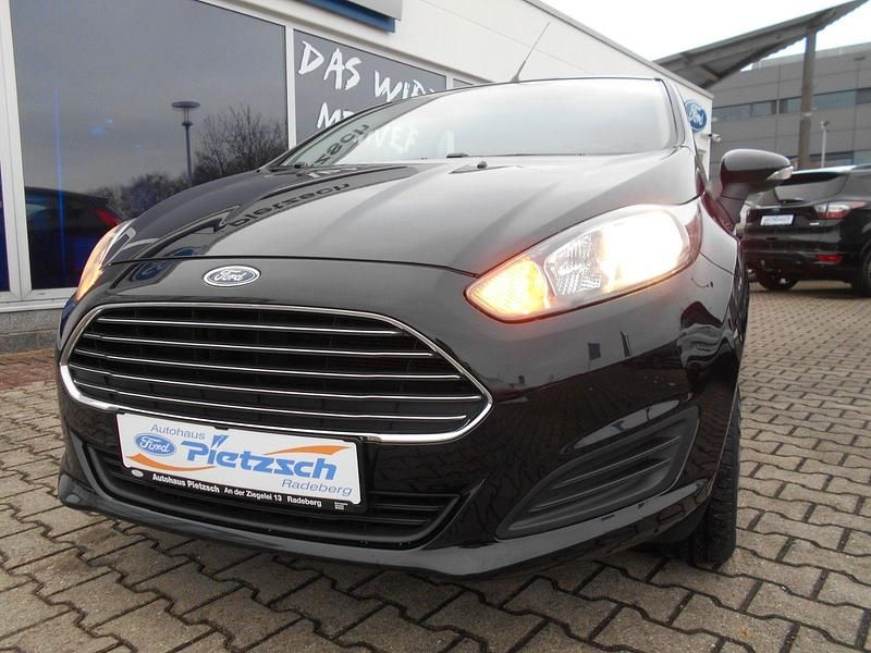 Gebraucht Ford Fiesta SYNC Edition 82 PS (60 kW) 2014 Schwarz Kleinwagen