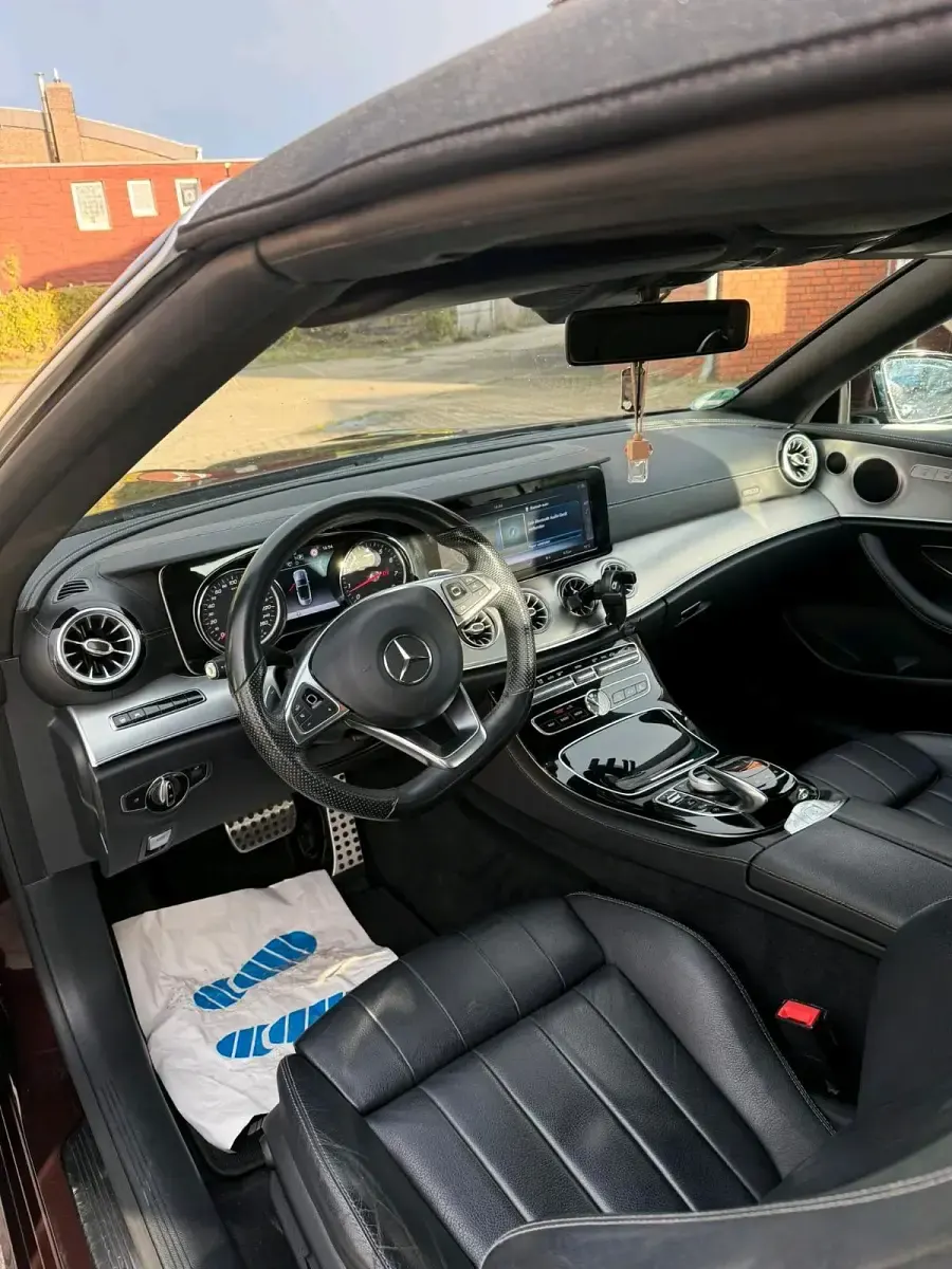 Gebraucht Mercedes E300 256 PS (188 kW) 2018 Andere farben Cabrio