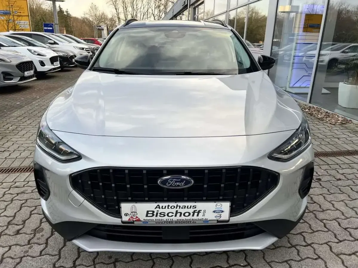 Gebraucht Ford Focus Active 155 PS (114 kW) 2024 Moondust silber metallic Kombi
