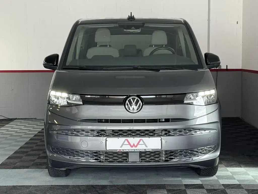 Gebraucht VW Multivan 150 PS (110 kW) 2022 Grau Van / Kleinbus