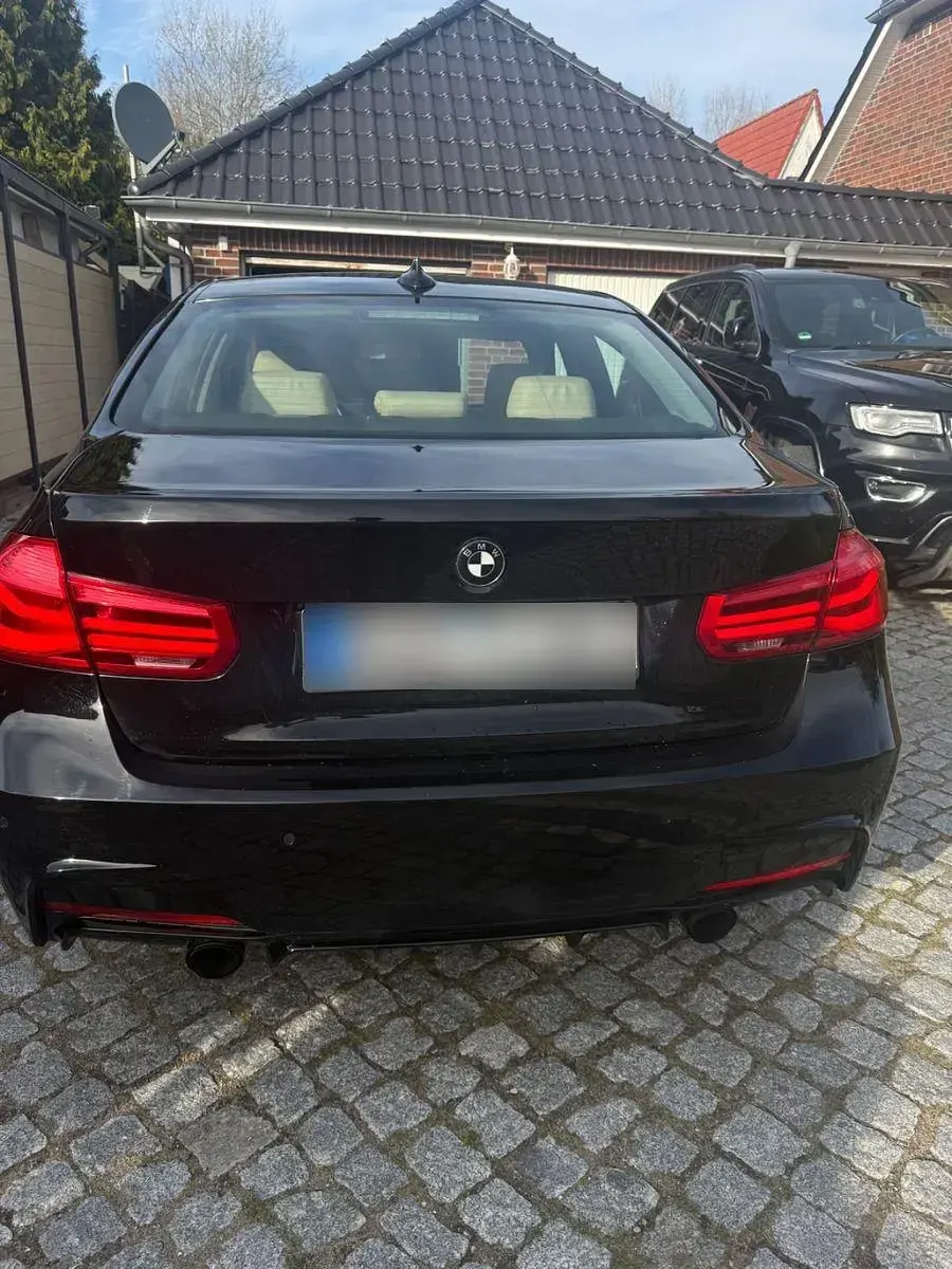 Gebraucht BMW 318 M Sport 136 PS (100 kW) 2017 Schwarz Limousine