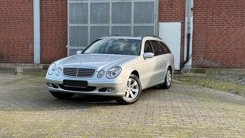 Second-hand Mercedes E200 163 CP (119 kW) 2006 Argintiu Break