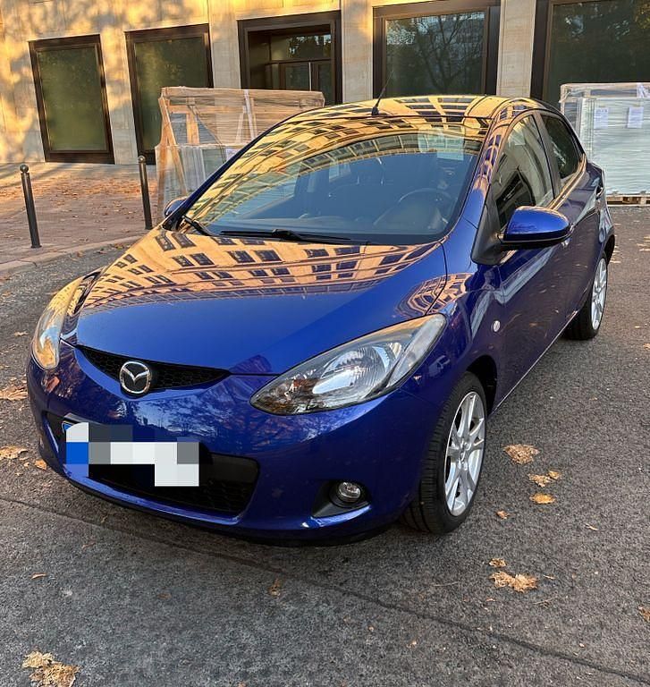 Blau Gebraucht 2010 Mazda 2 Limousine | 3.500 € (Fairer Preis) - Bild 1/4