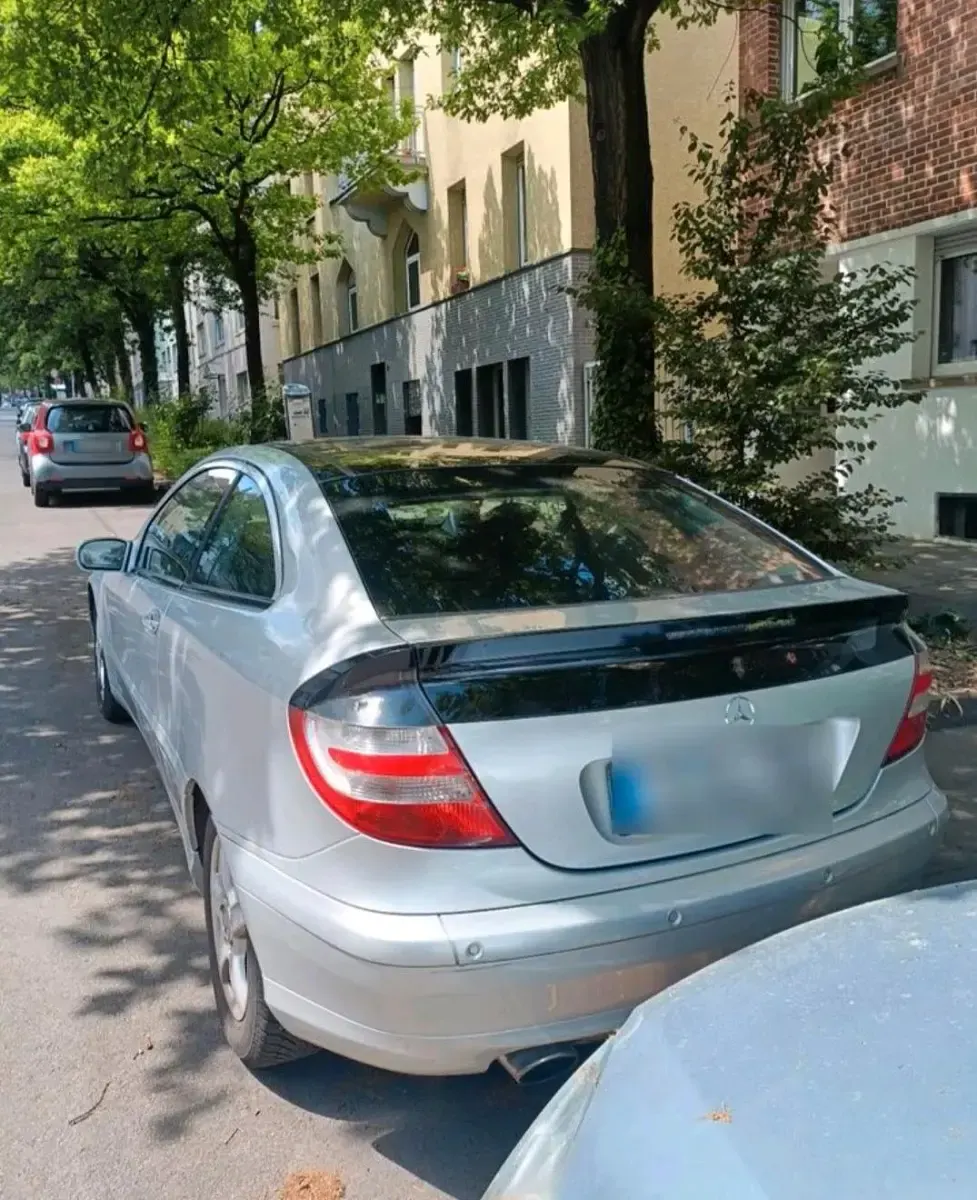 Gebraucht Mercedes C180 143 PS (105 kW) 2006 Silber Coupé