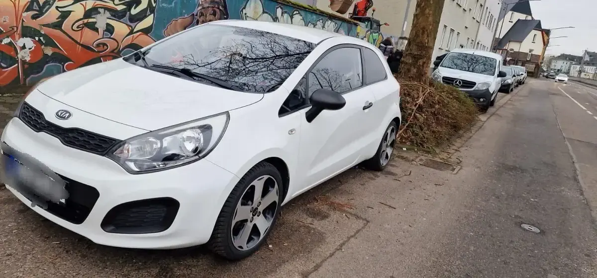 Gebraucht Kia Rio 86 PS (63 kW) 2012 Weiß Kleinwagen