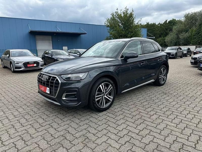 Grau Gebraucht 2022 Audi Q5 Sport SUV | 30.490 € (Fairer Preis) - Bild 1/4
