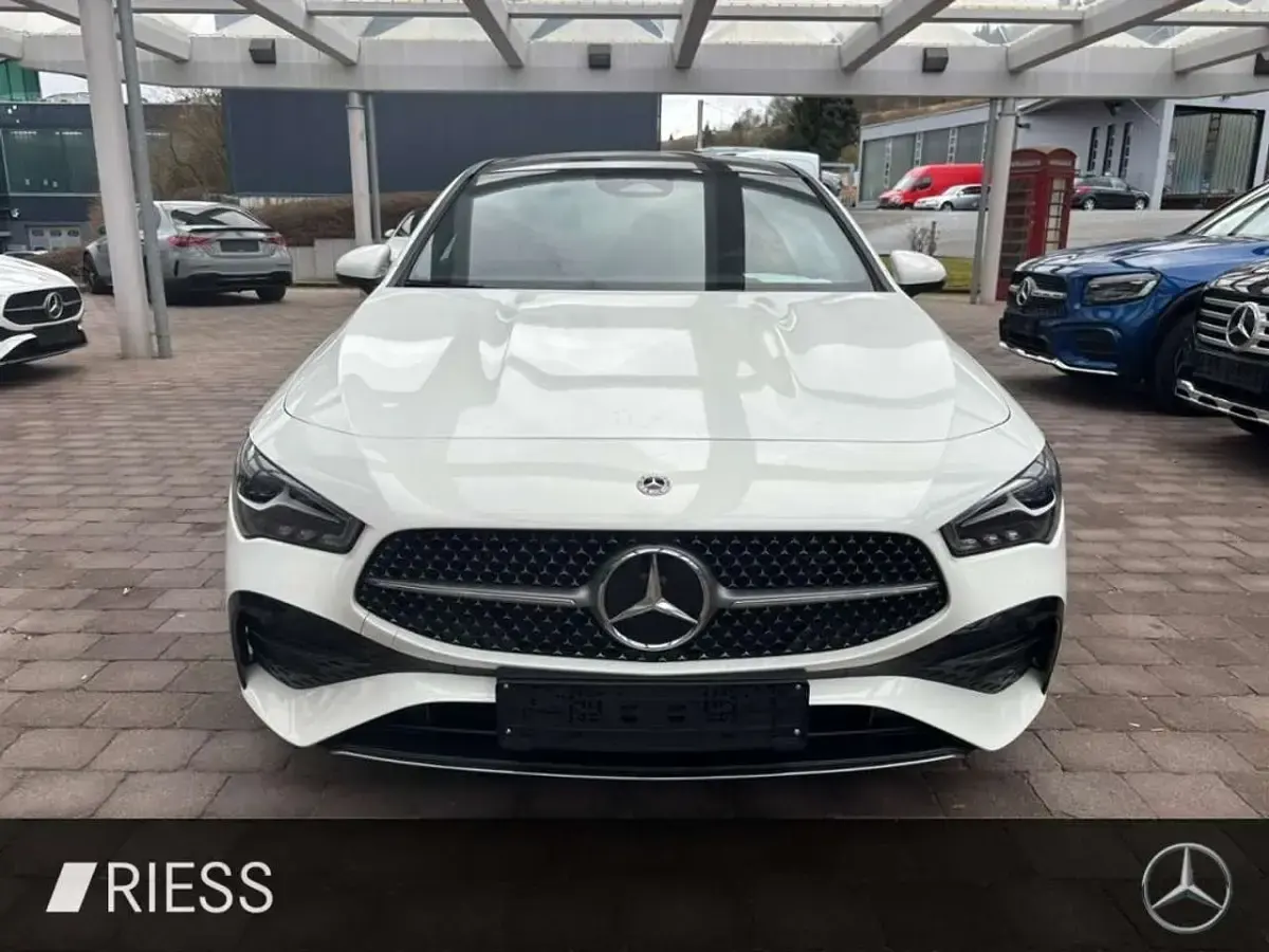 Gebraucht Mercedes CLA220 AMG 190 PS (139 kW) 2024 Unilack polarweiß Limousine