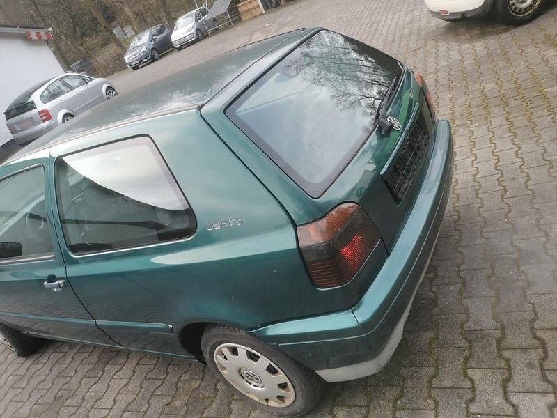 Gebraucht VW Golf III 75 PS (55 kW) 1997 Grün Limousine
