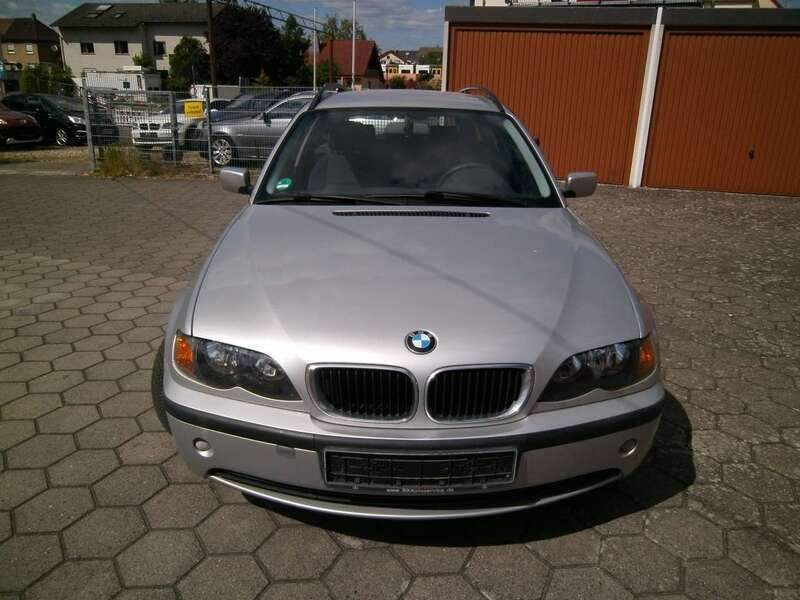 Grau Gebraucht 2002 BMW 318 Kombi | 2.700 € (Fairer Preis) - Bild 1/4