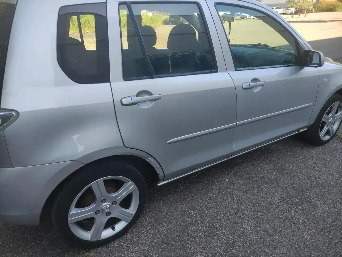 Gebraucht Mazda 2 80 PS (58 kW) 2007 Grau Kleinwagen