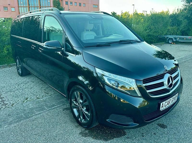 Schwarz Gebraucht 2019 Mercedes V250 Avantgarde Van / Kleinbus | 29.990 € (Etwas zu teuer) - Bild 1/4