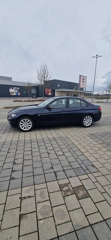 Gebraucht BMW 320 184 PS (135 kW) 2014 Blau Limousine