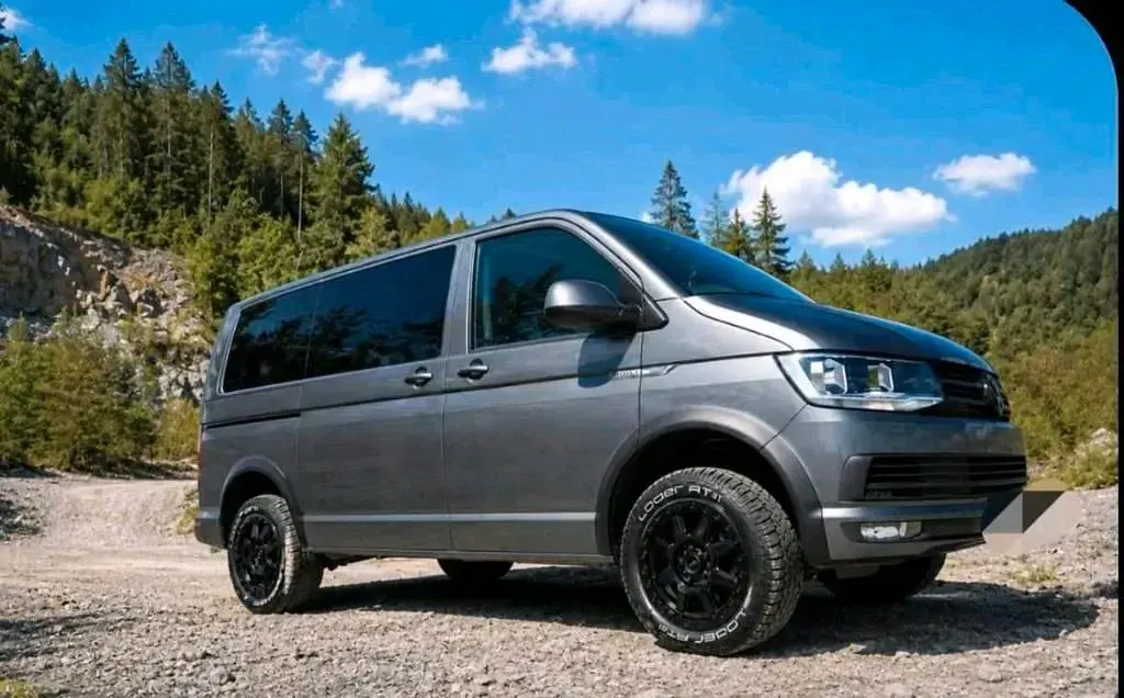 Gebraucht VW Multivan Comfortline 150 PS (110 kW) 2016 Grau Van / Kleinbus