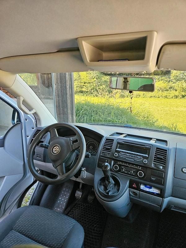 Gebraucht VW T5 102 PS (75 kW) 2012 Silber Van