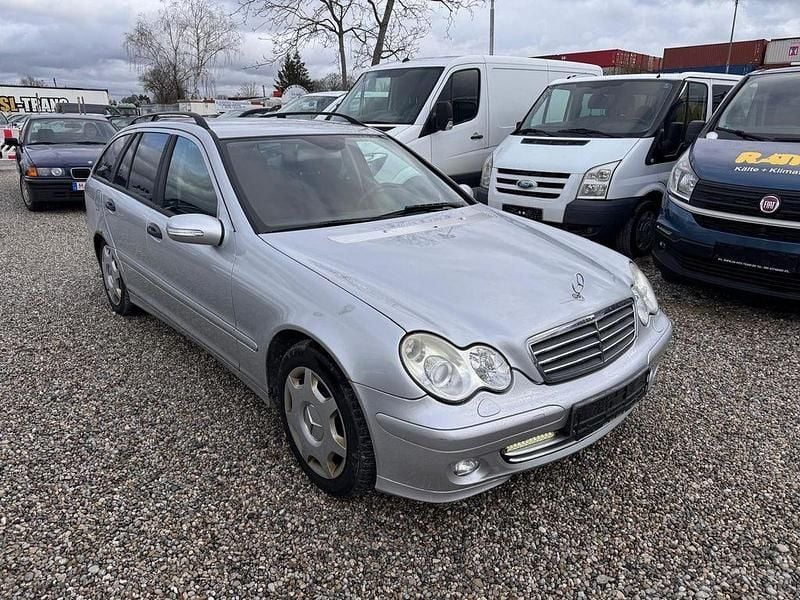 Gebraucht Mercedes C220 150 PS (110 kW) 2006 Silber Limousine