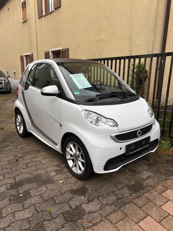 Weiß Gebraucht 2014 Smart ForTwo Electric Drive Kleinwagen | 5.900 € (Fairer Preis) - Bild 1/4