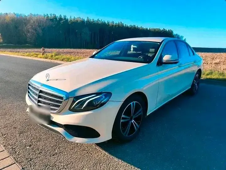 Gebraucht Mercedes E200 160 PS (117 kW) 2020 Beige Limousine