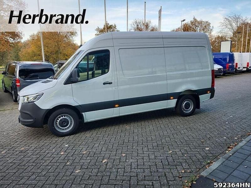Gebraucht Mercedes Sprinter 190 PS (139 kW) 2025 Weiss Van