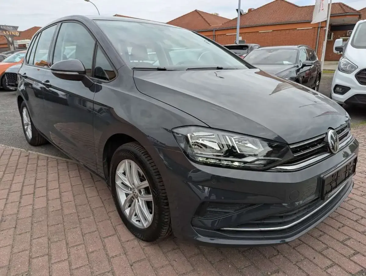 Gebraucht VW Golf VIII Comfortline 150 PS (110 kW) 2020 Uranograu Van / Kleinbus