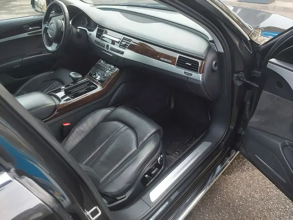 Gebraucht Audi A8 Ambiente 351 PS (258 kW) 2011 Grau Limousine