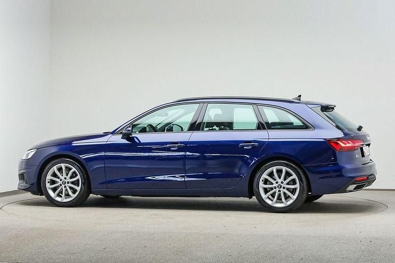 Gebraucht Audi A4 Performance 150 PS (110 kW) 2023 Navarrablau metallic (metallic) Kombi
