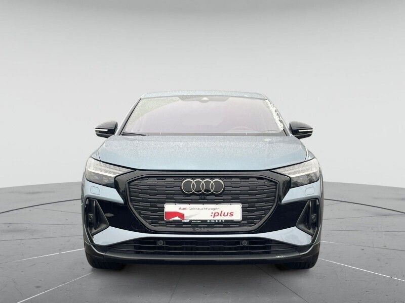Geysirblau metallic Gebraucht 2024 Audi Q4 Sportback e-tron Ambiente SUV | 46.720 € - Bild 1/4
