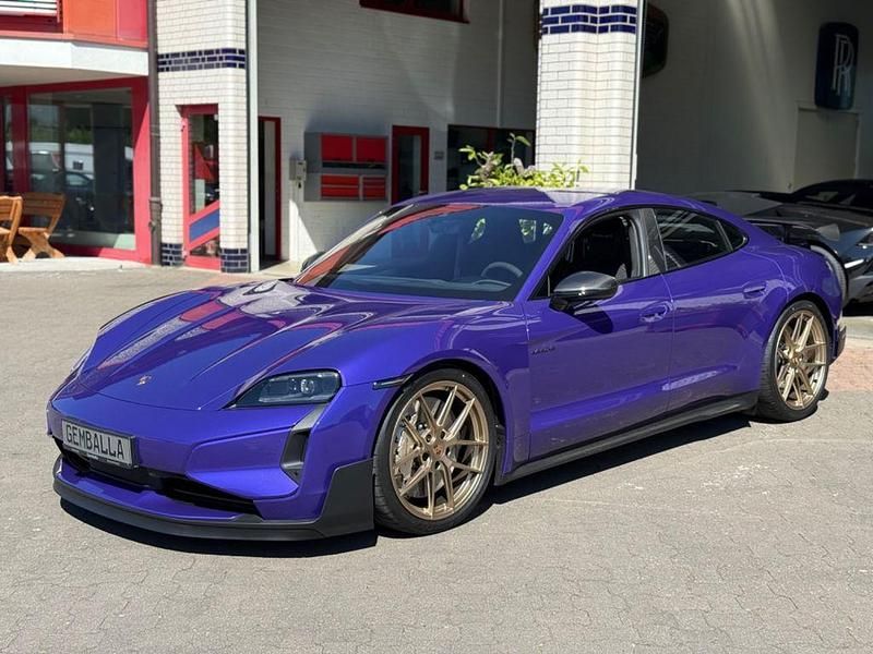 Violett Neu 2025 Porsche Taycan Turbo GT Limousine | 159.900 € - Bild 1/4