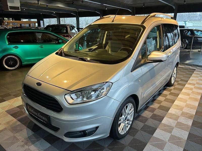 Silber Gebraucht 2018 Ford Tourneo Titanium Van / Kleinbus | 13.980 € (Superpreis) - Bild 1/4