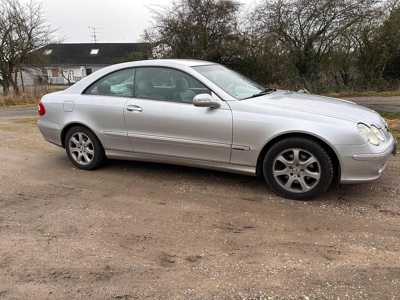 Gebraucht Mercedes CLK240 170 PS (125 kW) 2004 Silber Coupé
