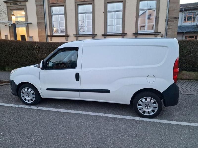Gebraucht Fiat Doblò 101 PS (74 kW) 2012 Weiß Van / Kleinbus