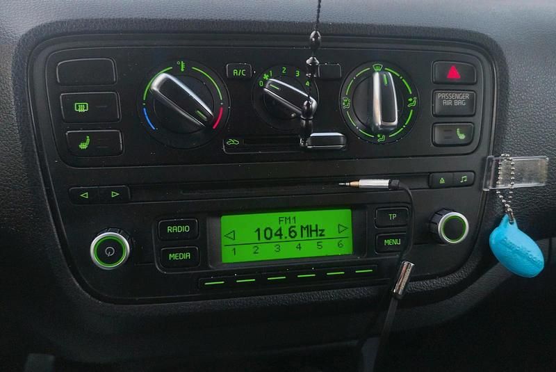 Schwarz Gebraucht 2013 Skoda Citigo Kleinwagen | 4.000 € (Guter Preis) - Bild 1/4