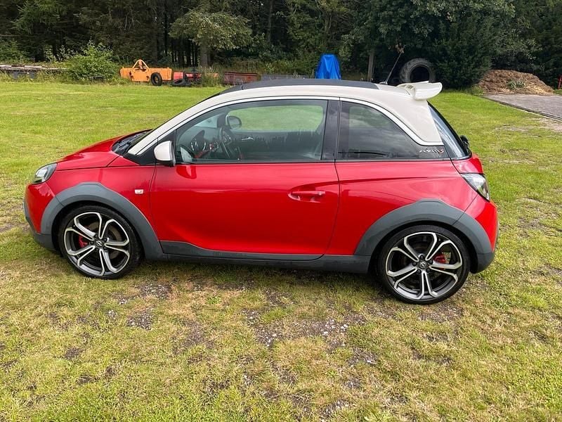 Rot Gebraucht 2016 Opel Adam Rocks Rocks Kleinwagen | 11.200 € (Etwas zu teuer) - Bild 1/4