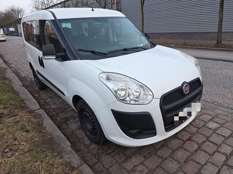 Gebraucht Fiat Doblò 95 PS (69 kW) 2014 Weiß Van / Kleinbus