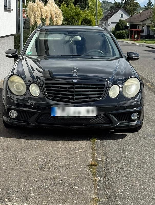 Schwarz Gebraucht 2007 Mercedes E55 AMG Kombi | 2.500 € - Bild 1/4