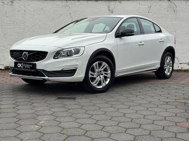 Weiß Gebraucht 2018 Volvo S60 CC Limousine | 18.900 € - Bild 1/4