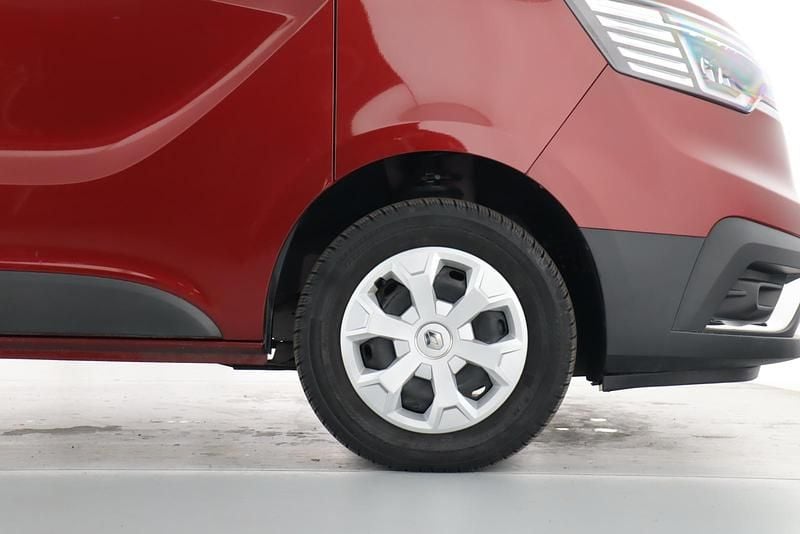 Gebraucht Renault Trafic 150 PS (110 kW) 2022 Karminrot Van / Kleinbus