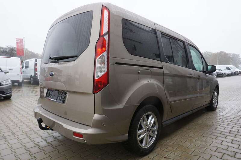 Gebraucht Ford Tourneo Titanium 120 PS (88 kW) 2019 Pyritsilber metallic Van / Kleinbus
