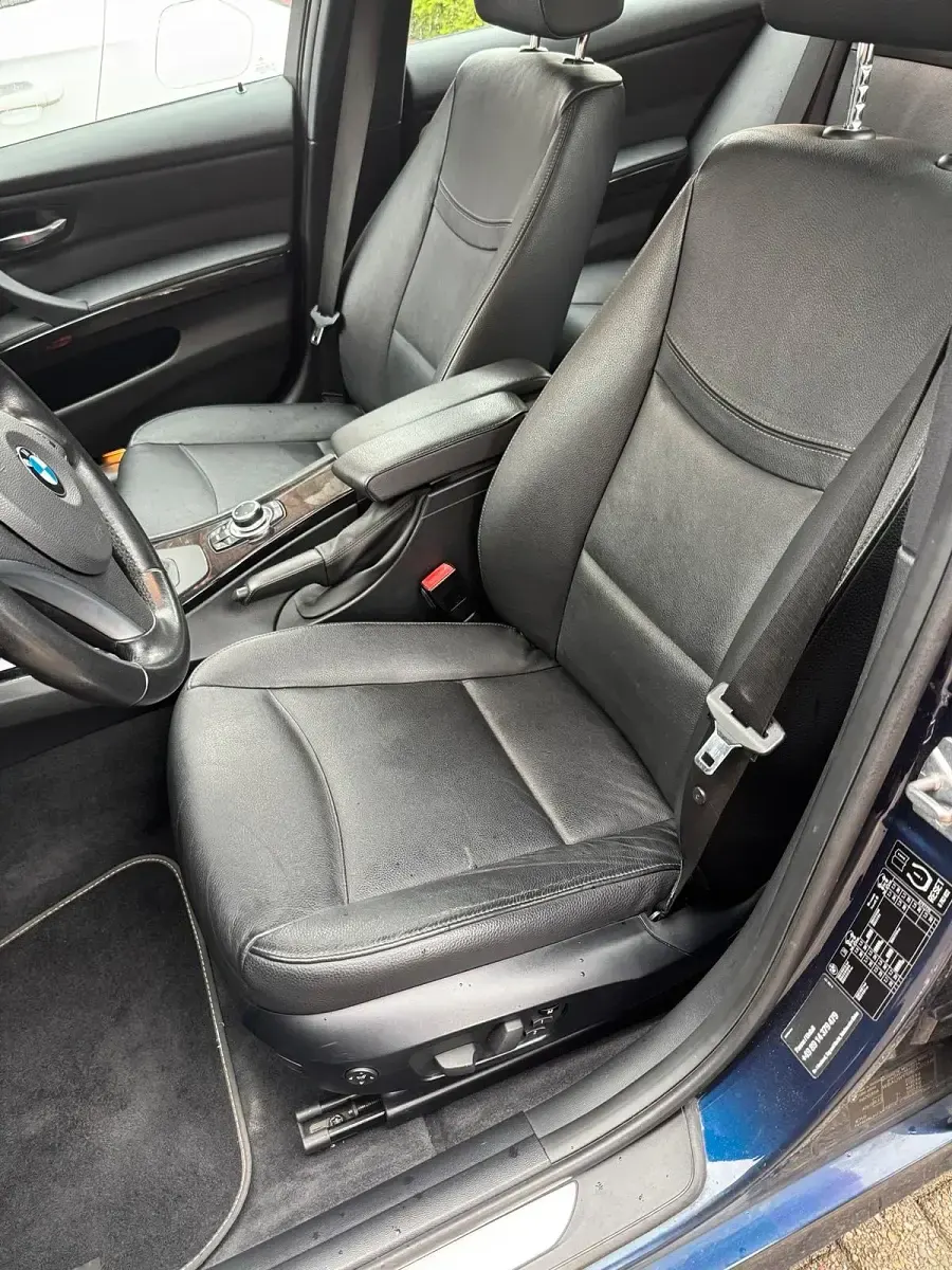 Gebraucht BMW 330 Comfort Edition 245 PS (180 kW) 2010 Blau Kombi