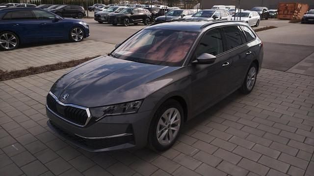 Grau Gebraucht 2024 Skoda Octavia Selection Kombi | 32.890 € (Fairer Preis) - Bild 1/1