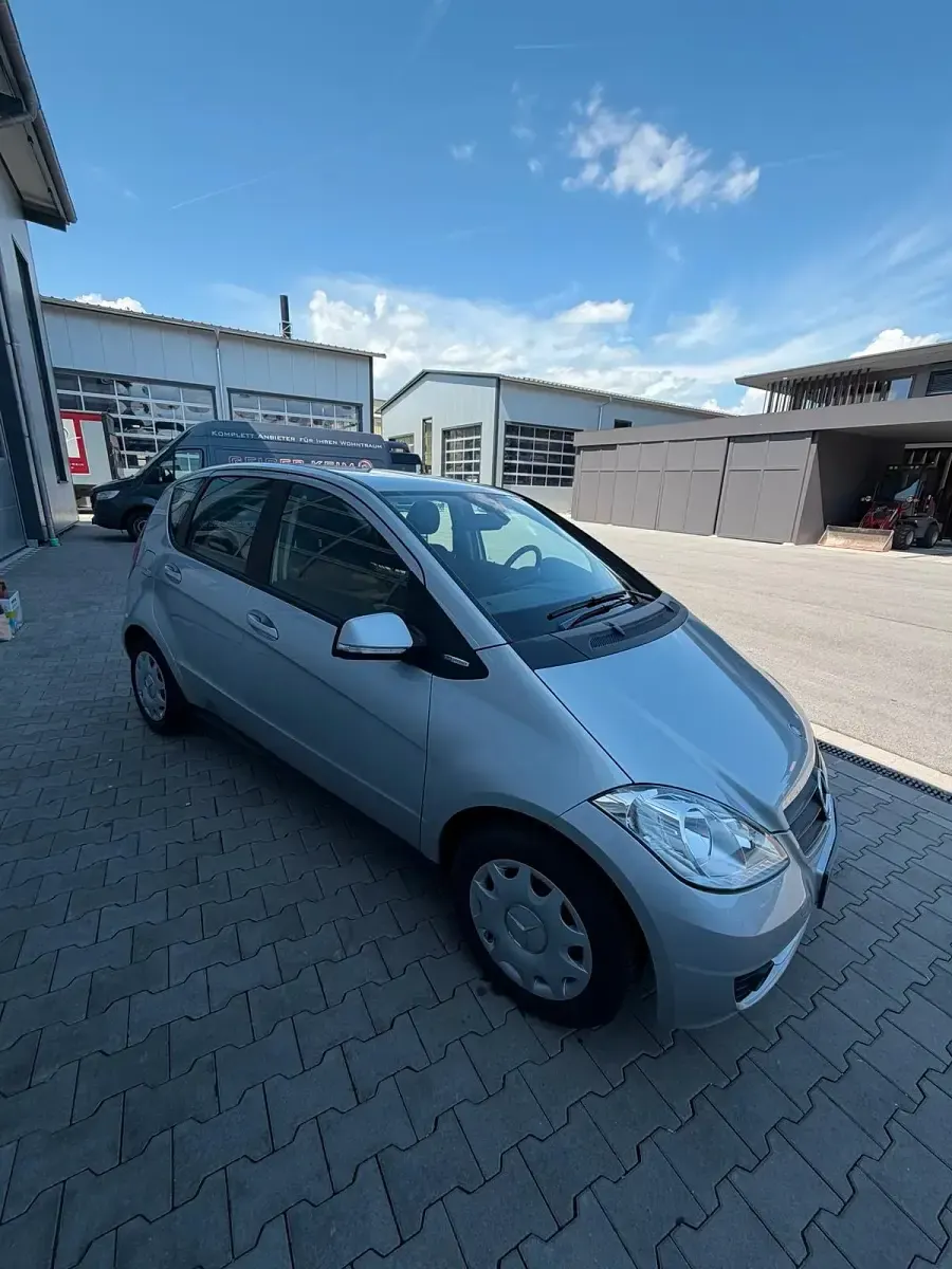 Gebraucht Mercedes A160 95 PS (69 kW) 2010 Silber Kombi
