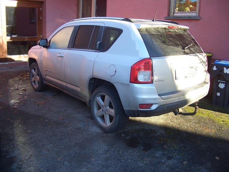 Silber Gebraucht 2011 Jeep Compass SUV | 3.800 € (Superpreis) - Bild 1/3