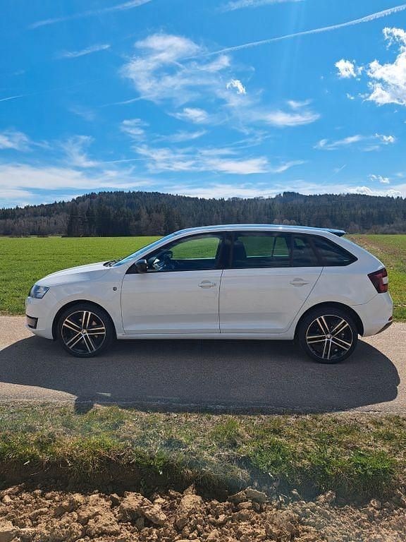 Second-hand Skoda Rapid Active 105 CP (77 kW) 2014 Alb Hatchback