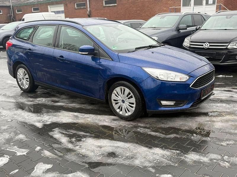 Gebraucht Ford Focus Business Edition 120 PS (88 kW) 2015 Blau Limousine
